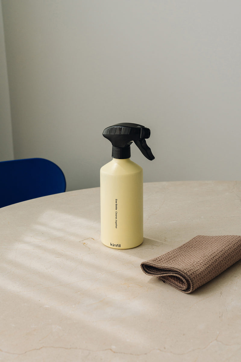 Voorkomt 12+ plastic flessen afval per jaar.